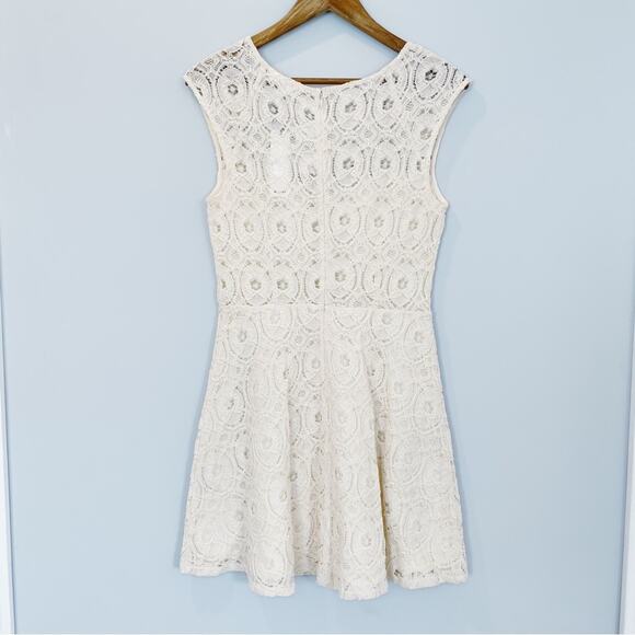 💗 3/$10 💗 BB Dakota Fit & Flare Lace Overlay Dress Ivory Size 6 NEW - Picture 10 of 15